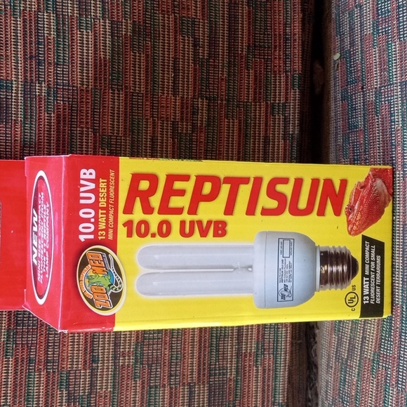 ZooMed Reptisun 10.0 UVB 13 Watt Desert Mini Compact Fluorescent Bulb. - Picture 2 of 7
